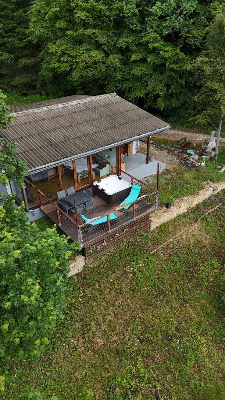 Vue drone sur le chalet de la Caquerelle
