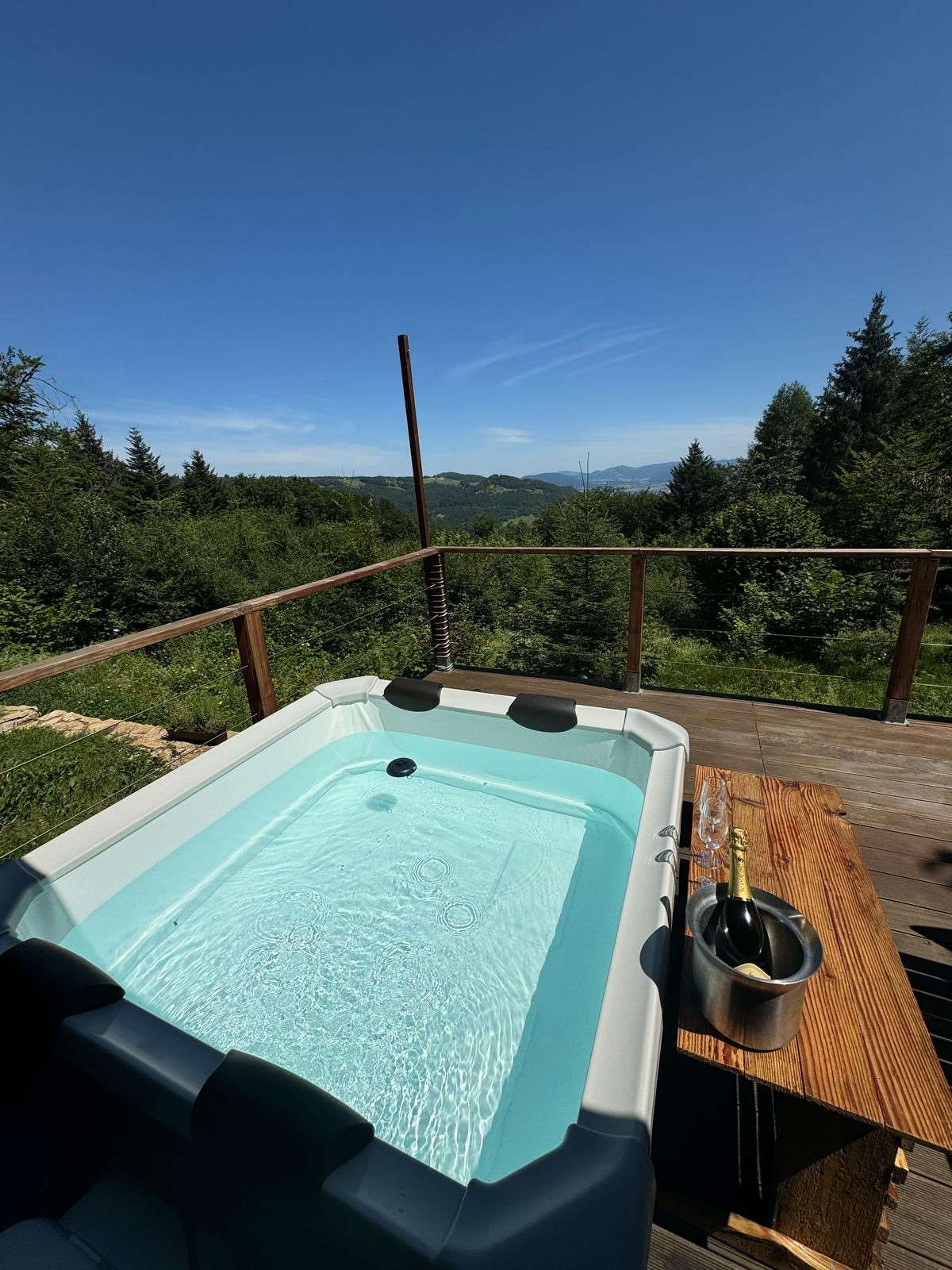 Terrasse avec vue sur La Caquerelle